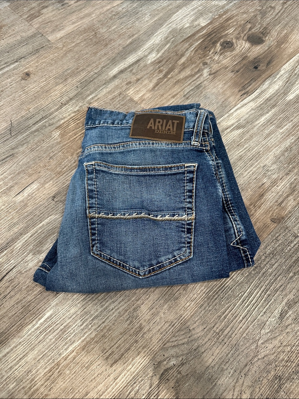 Like new M8 Modern Brickell Slim Leg Jeans 31/34